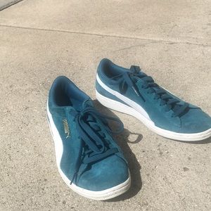 Size 8 Women’s Puma Shoe